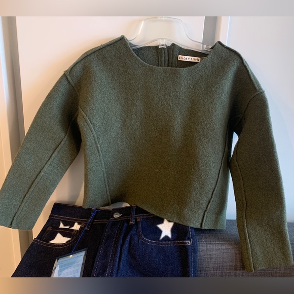 Alice + Olivia sweater 100% wool - Picture 1 of 3